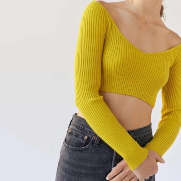 NWT Urban Outfitters Rosalina Ribbed Scoop Neck Cropped Sweater Yellow/Gold - Picture 1 of 7